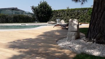 giardino con piscina interrata chiavi in mano