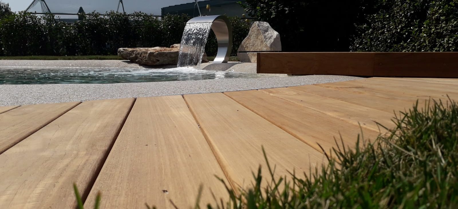 piscina interrata in giardino privato